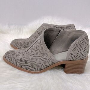 1. State | Tan pointy toe suede booties 6.0 cutout detail,zipper closure.